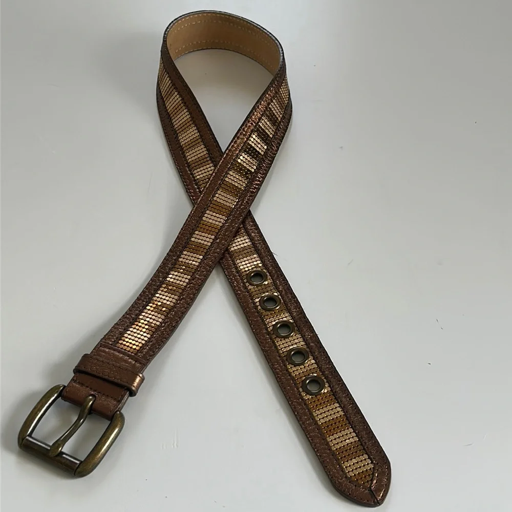 STREETS  AHEAD  BELT MADE IN U.S.A.   54132  LIKE NEW. SIZE. M